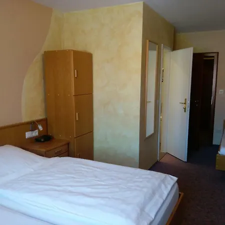 Landgasthaus Zur Linde Uslar Esterno foto