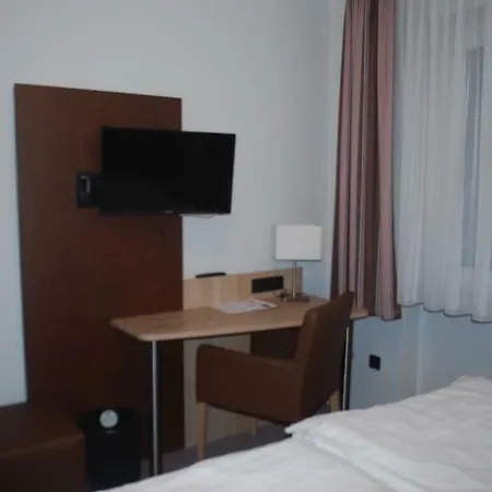 Landgasthaus Zur Linde Uslar Esterno foto